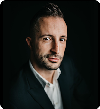 OSZKAR MIKLOS - Qubed Agency - founder-designer